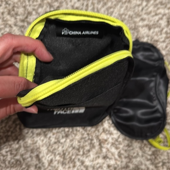 NWT - Picture 4 of 4